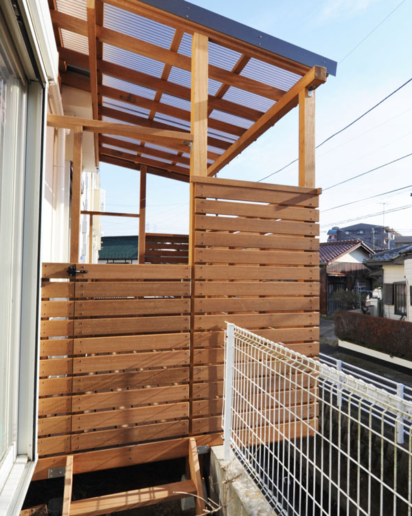 天然木ウッドデッキ・木製テラス
