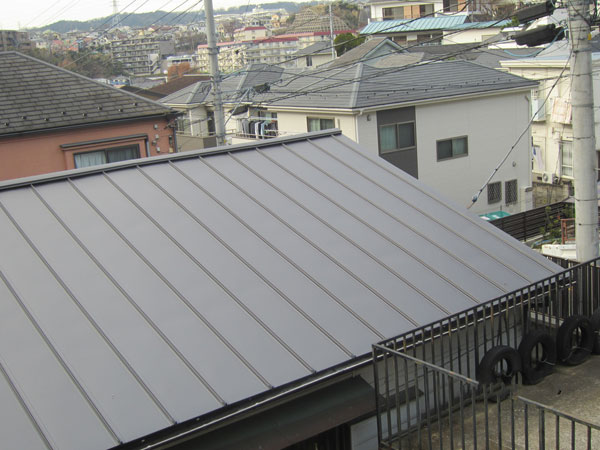 和瓦から金属屋根へ葺き替え工事画像