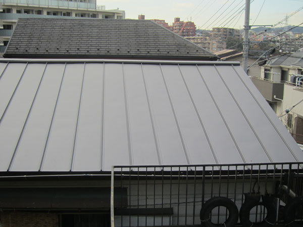 和瓦から金属屋根へ葺き替え工事画像